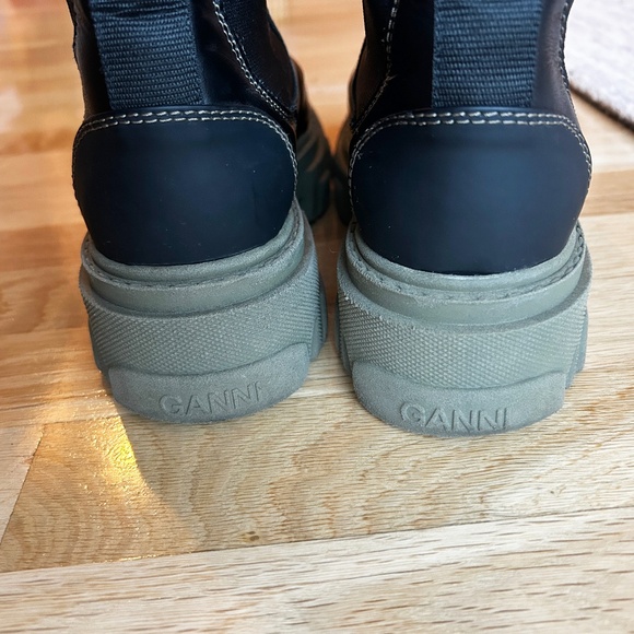 GANNI Black Leather Lug-Sole Mid Chelsea Boot Green sole 38 7.5 - Picture 6 of 10